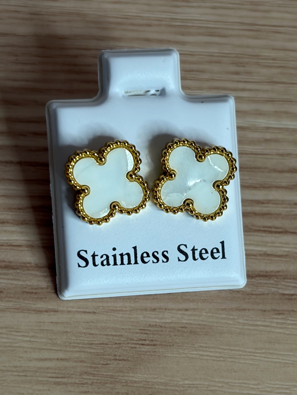 🛍️ Four Leaf Clover Gold & White Mother of Pearl Studded Earrings